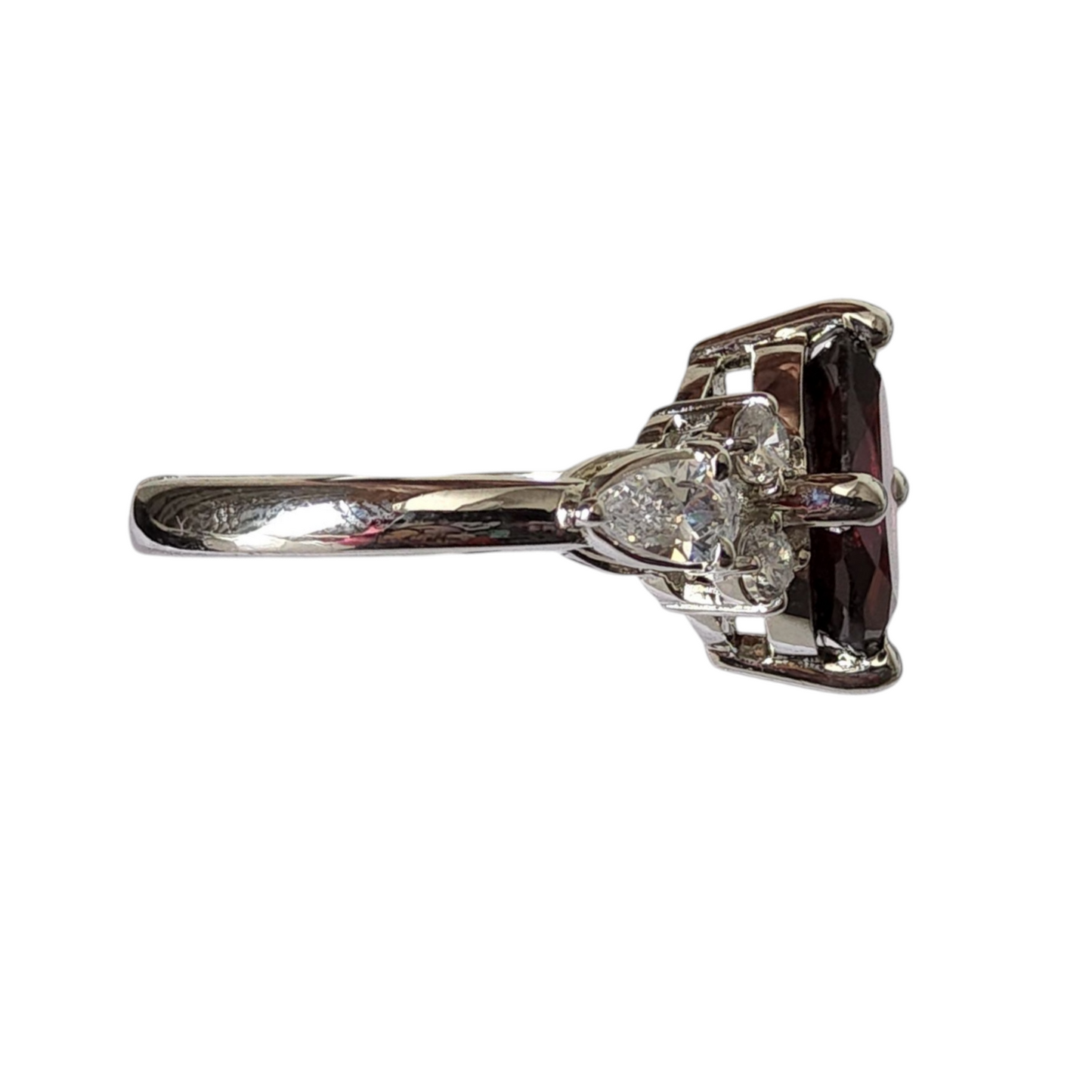 Garnet in 925 Silver