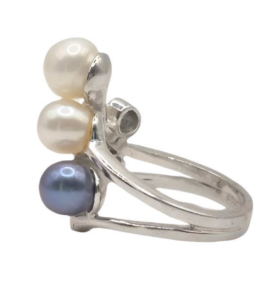 Pleasing pastel White and Tahitian Pearls in 925 Silver