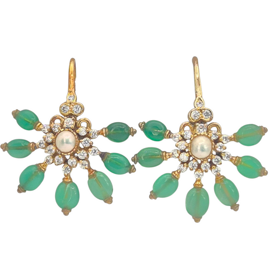 Natural Green Onyx gemstone and Pearl wit Cubic Zirconias in 925 Silver, makes this semi chandelier earrings