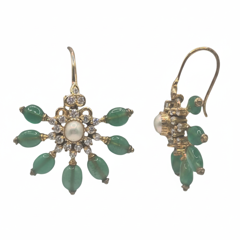 Natural Green Onyx gemstone and Pearl wit Cubic Zirconias in 925 Silver, makes this semi chandelier earrings