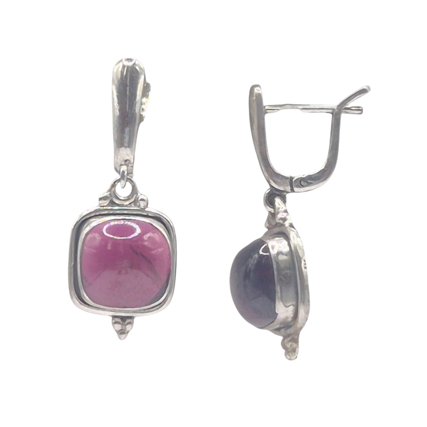 Natural garnet gemstone set in 925 silver, to make this art deco earring