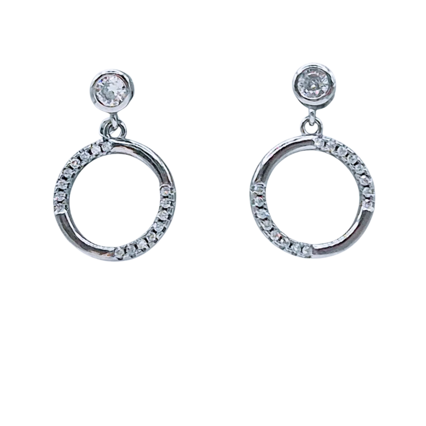 Circle designed to make a short dangler, made in 925 silver with Cubic zirconia