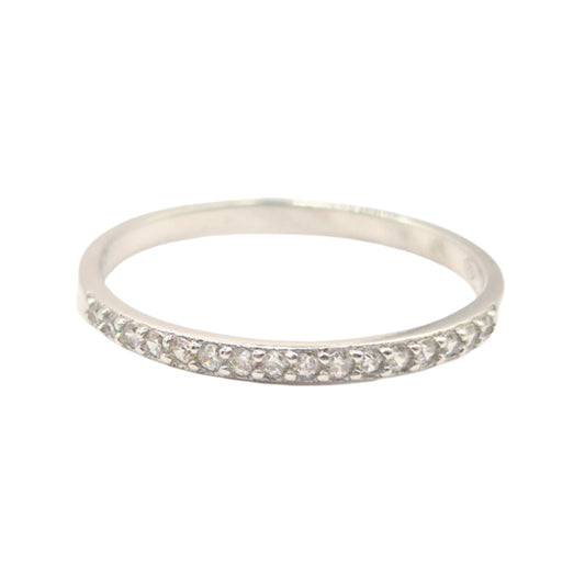 Scintillating cubic Zirconia in 925 Silver