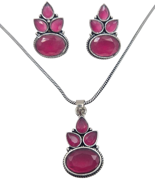 Red quartz set in brass