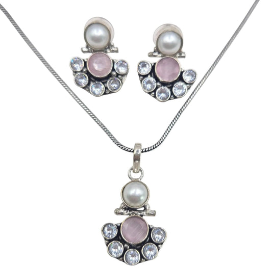 Pastel Pink and Round Zircon and White Pearl Set in brass