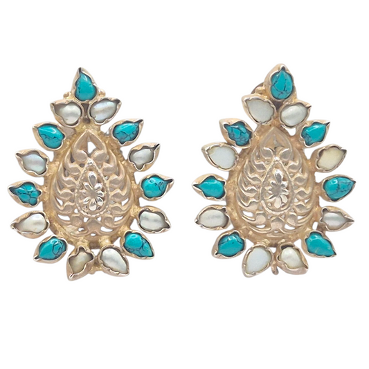 Natural Turquoise in matrix and Pearl set in a floral form in 925 Silver