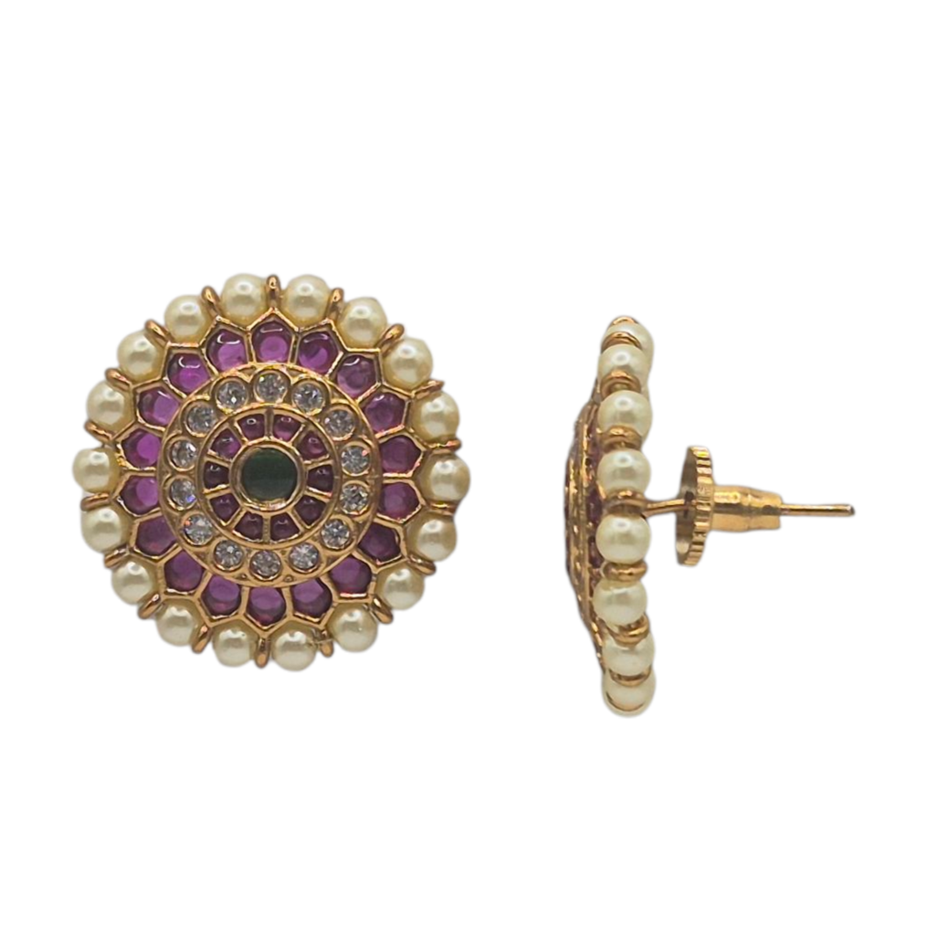 Fushcia Pink jadau, white kundan and golden pearls set makes this evergreen design