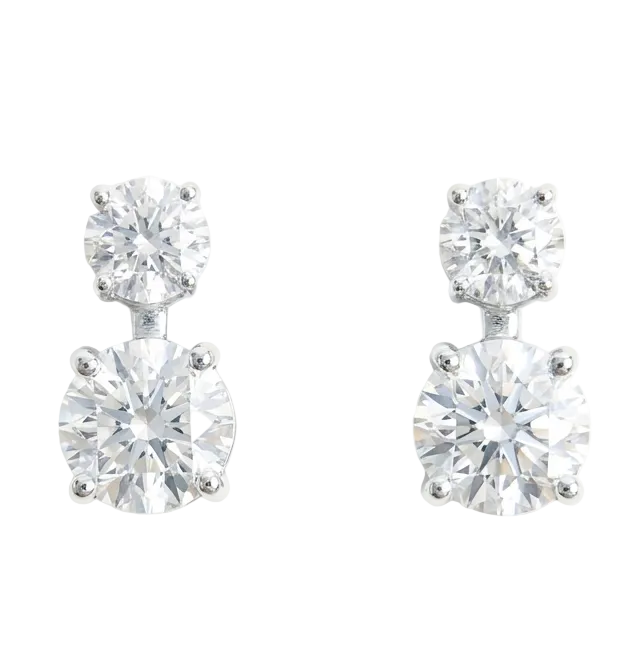 Round diamonds studs set in silver