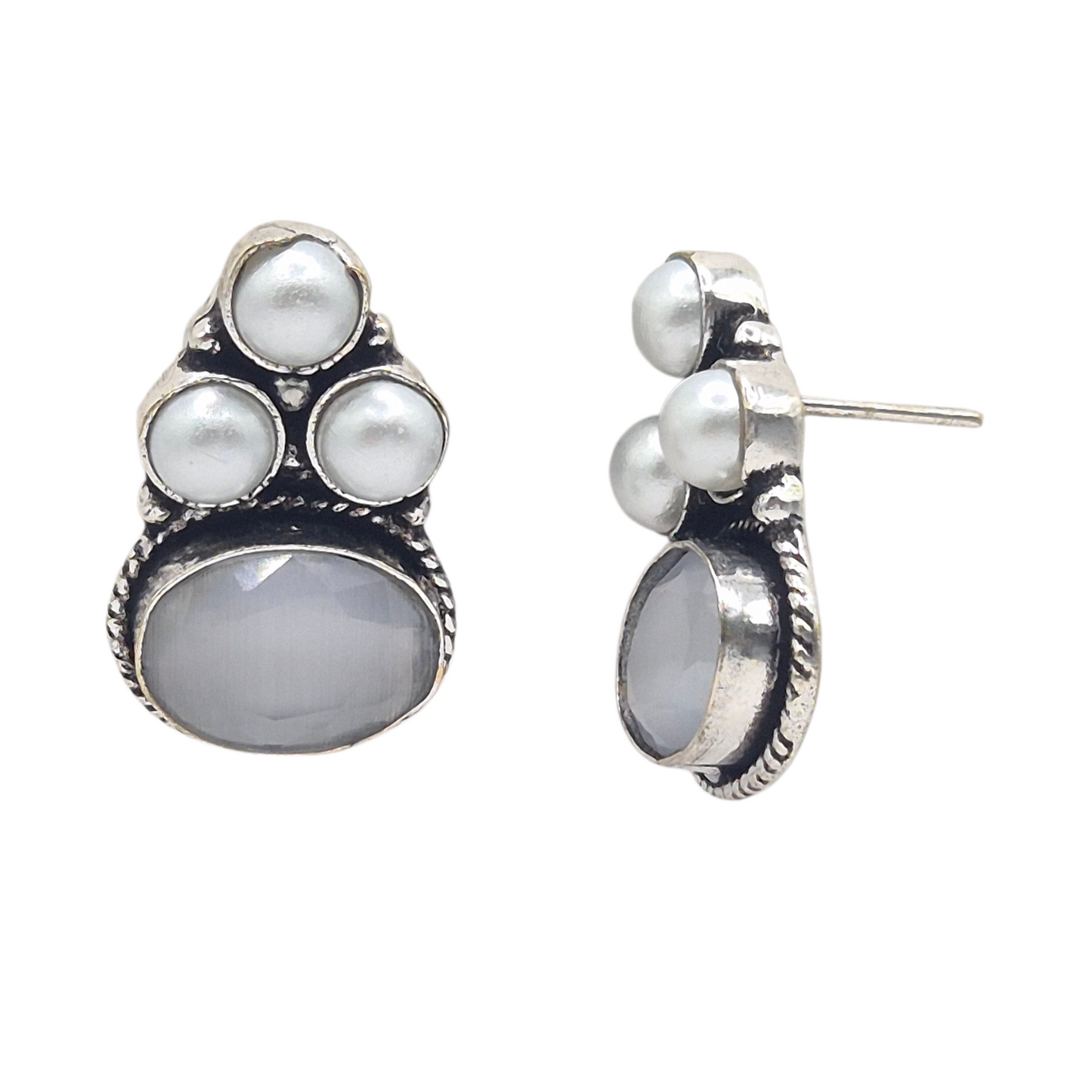 Grey quartz set with Pearls in brass