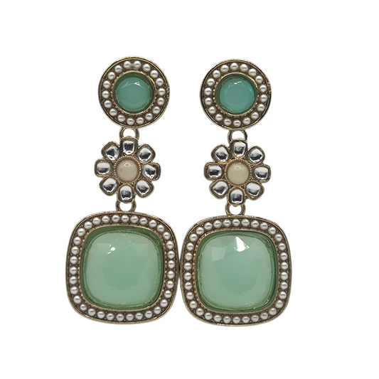 Light green quartz with kundan in brass