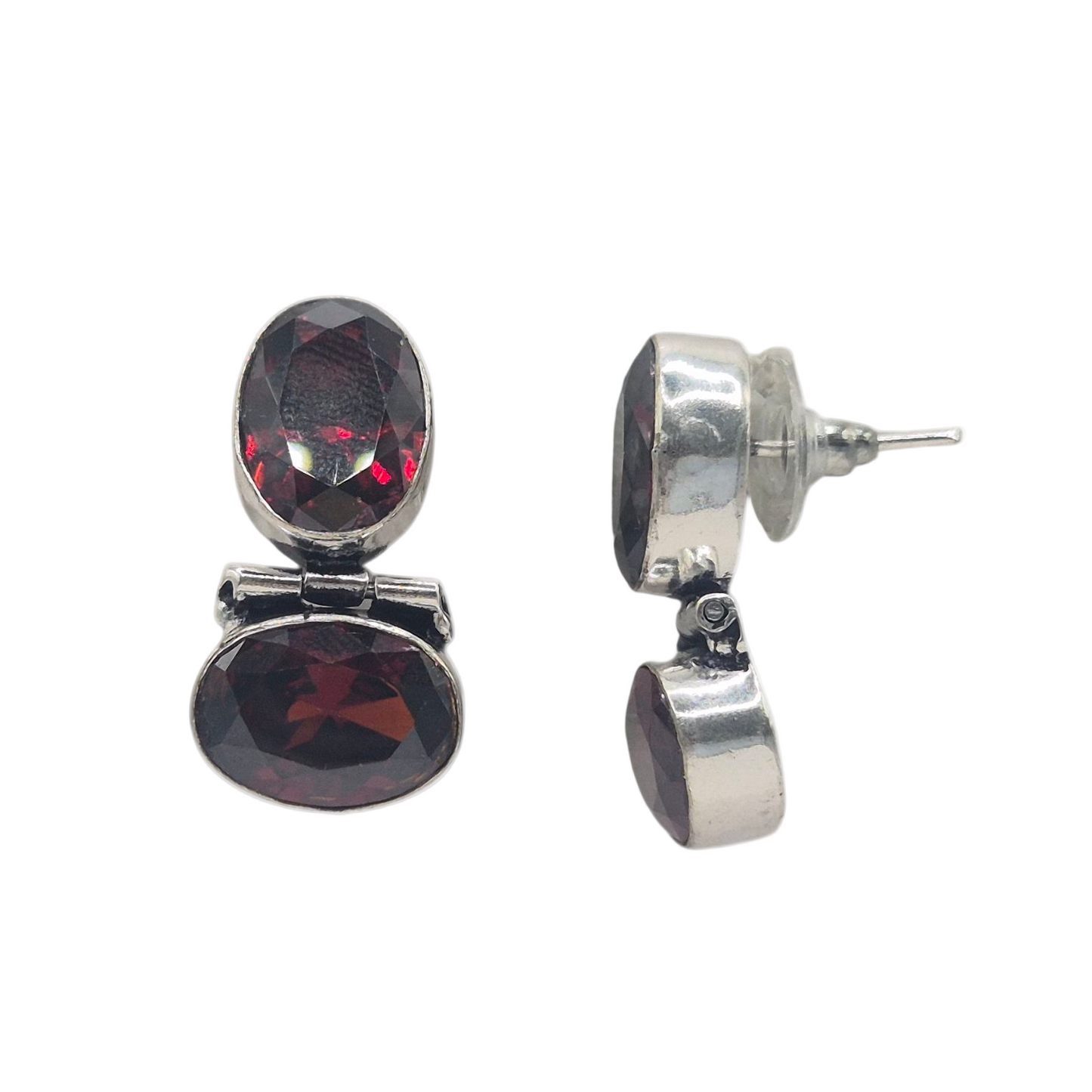 Pomegranate red quartz in brass